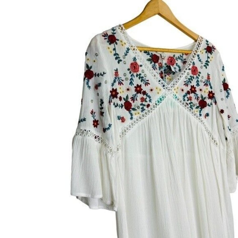 Umgee White Bohemian Embroidered Mini Dress Size Medium - Picture 7 of 14